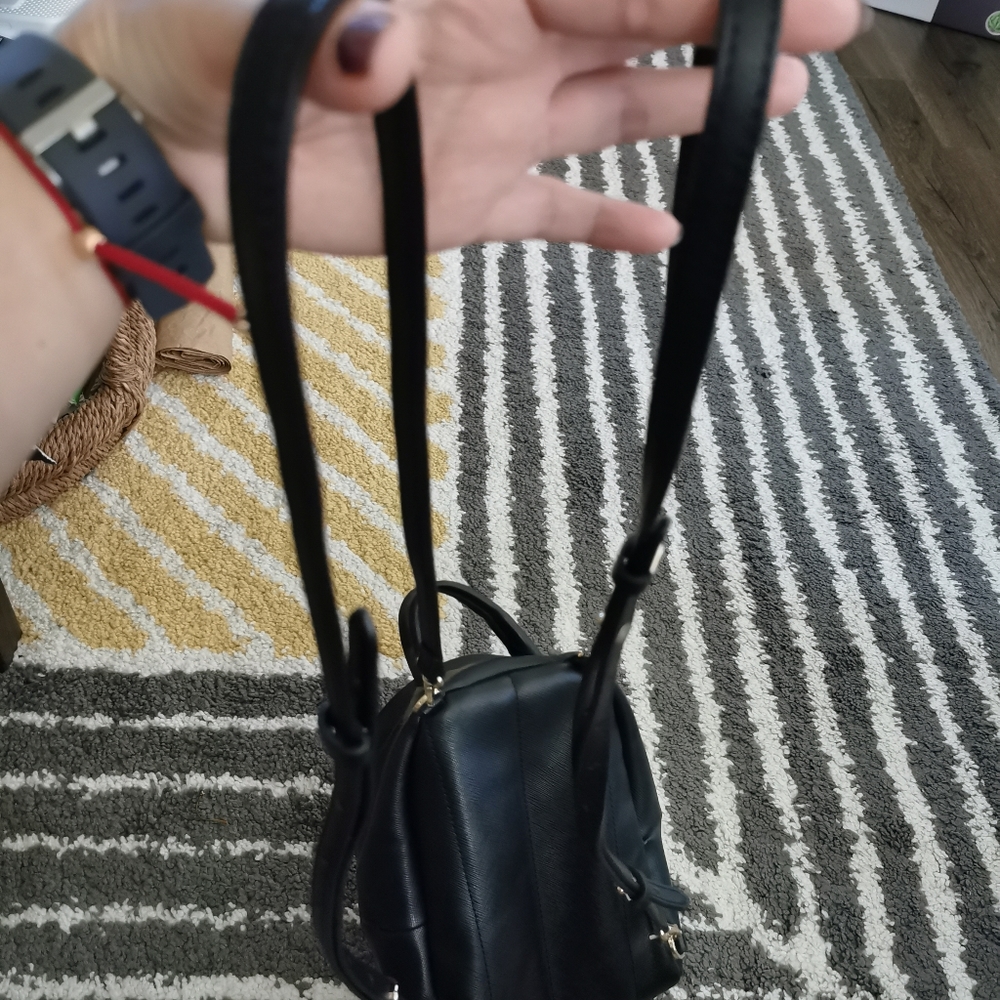 backpack - Picture 3 of 6